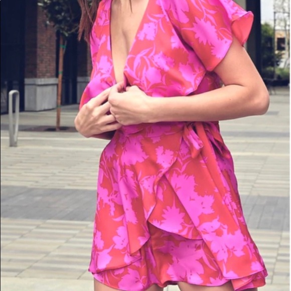 NEW DO + BE Floral Print Ruffle Front Romper with Semi Open Back, Size S… - Picture 4 of 12